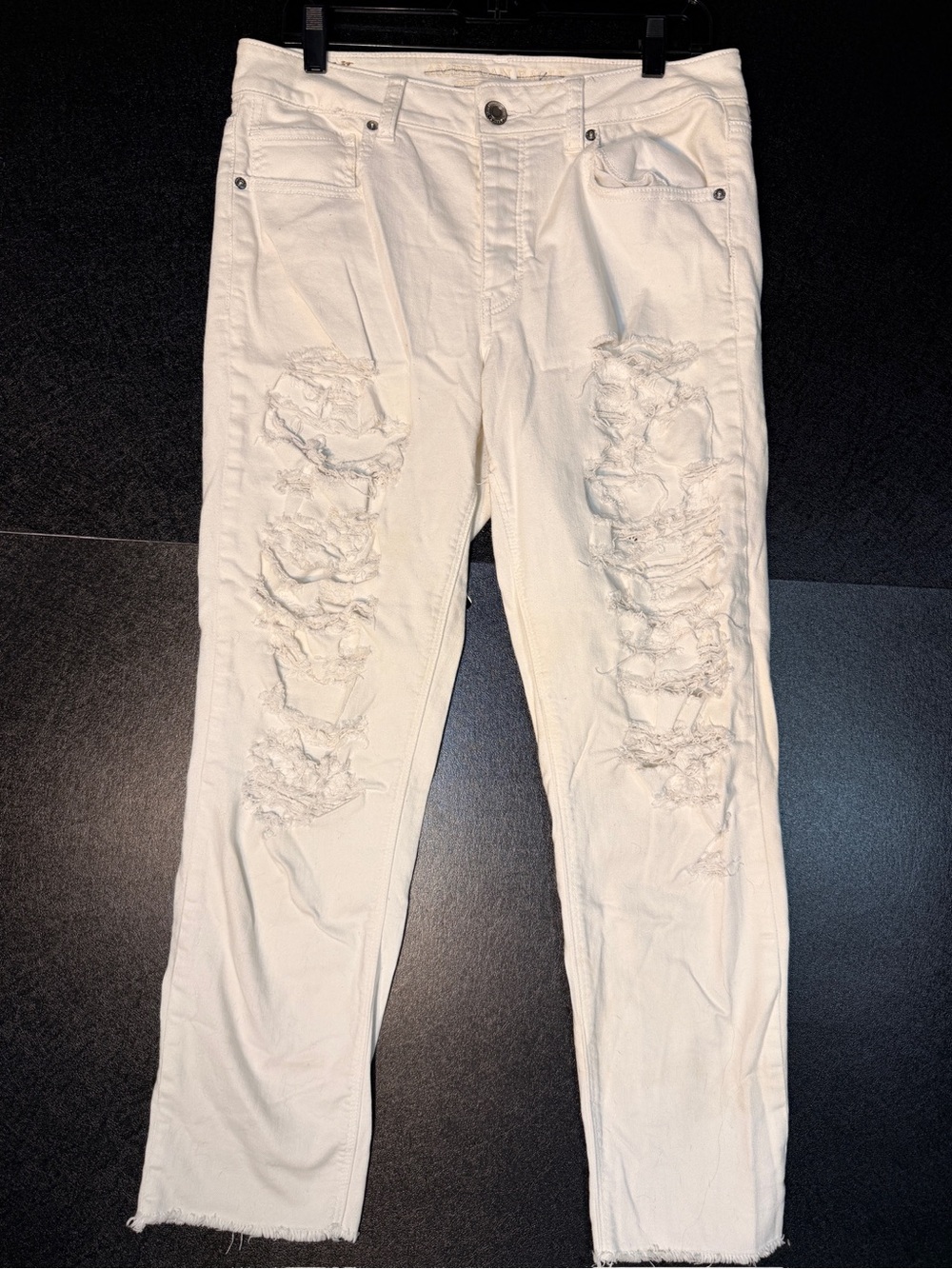 American Eagle Tomgirl Jeans Women’s Size 10 Regular White Distressed Ripped Raw